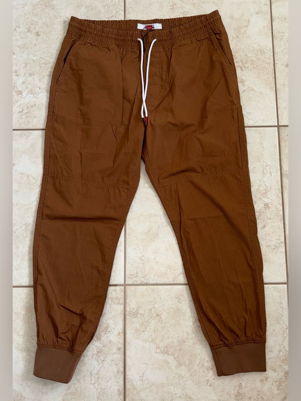 Tommy Jeans Solid Cotton Twill Drawstring Jogger Pants Brown – Size XL